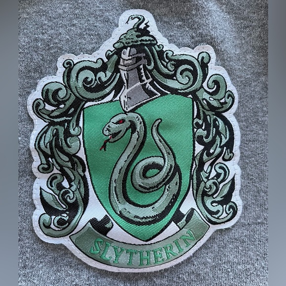 LIMITED EDITION The Wizarding World of Harry Potter “Slytherin” Sweatshirt - Picture 4 of 5
